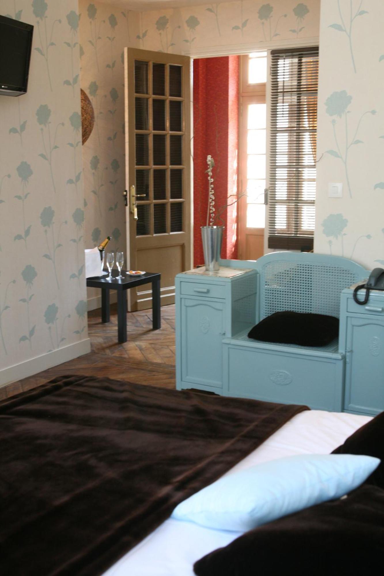 Bed and Breakfast Le Parvis Шартр Экстерьер фото