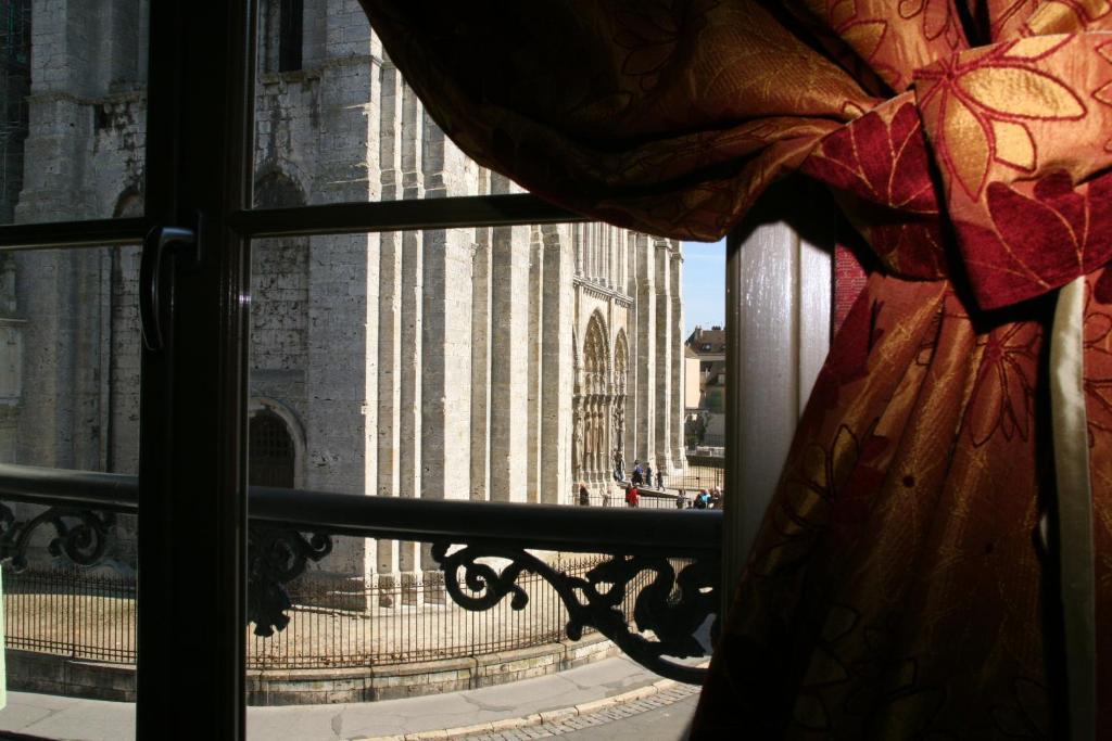 Bed and Breakfast Le Parvis Шартр Экстерьер фото